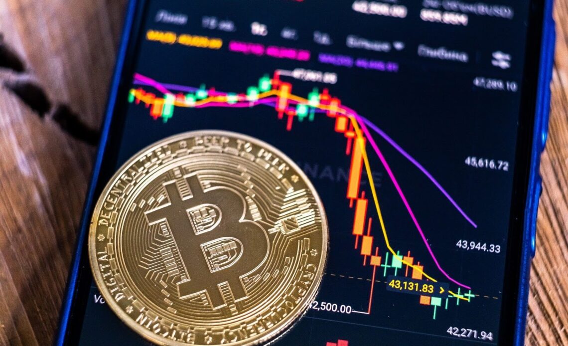 BTC slips amid poor debut for Hong Kong spot ETFs